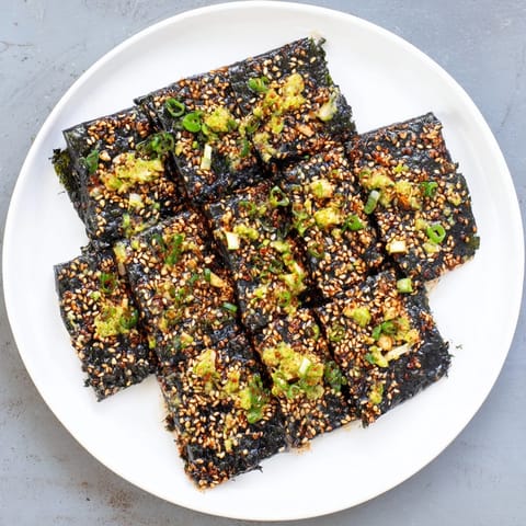 Crispy savory seaweed snacks