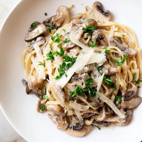 Creamy Mushroom Linguine Dish